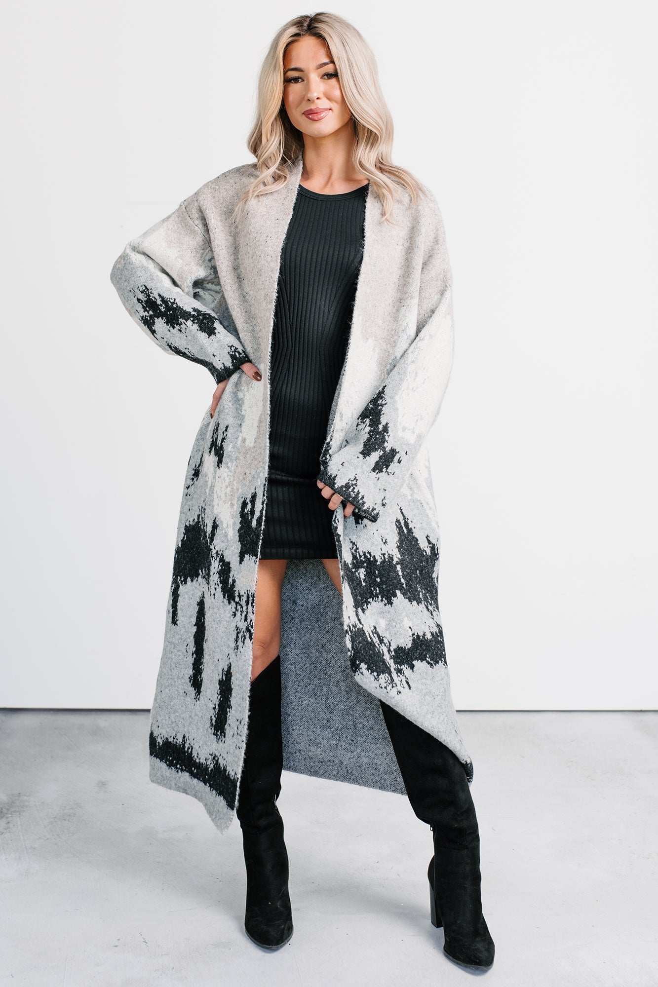 Alpine Trail Abstract Mountain Duster Cardigan (Oatmeal)