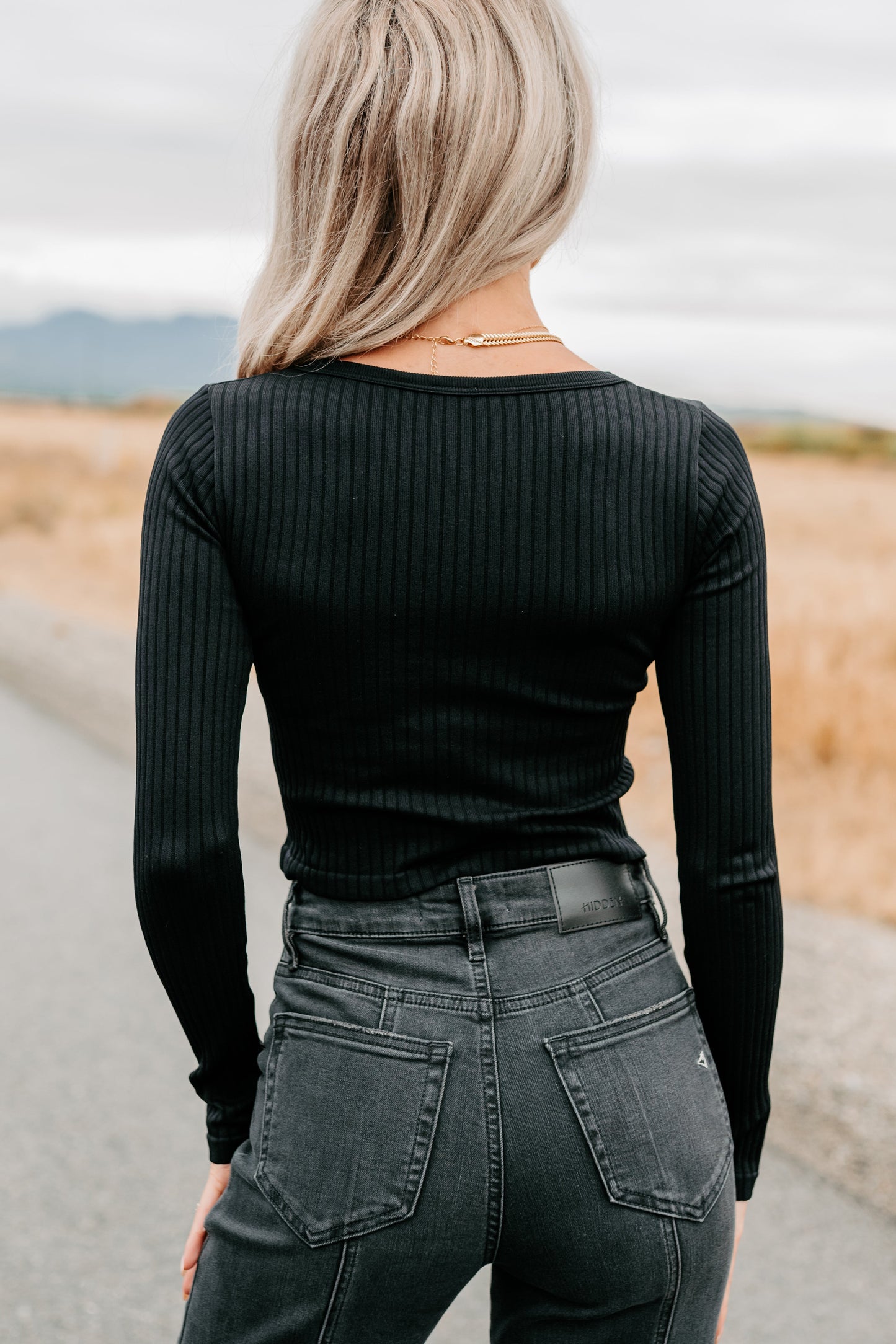 Evening Ease Scoop Neck Ribbed Crop Top (Black)