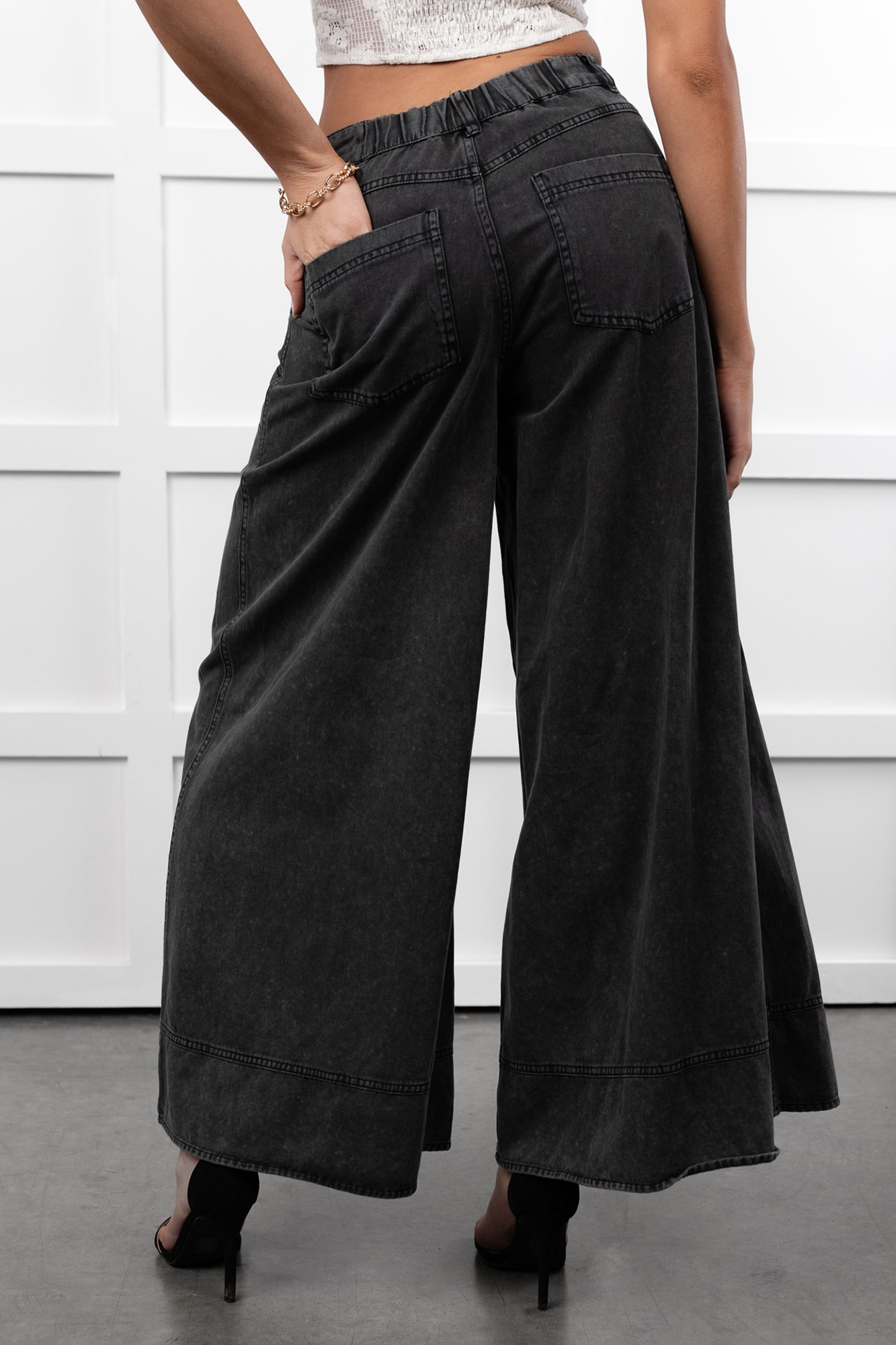 Norris Ultra Wide Leg Mustard Seed Jeans (Charcoal)