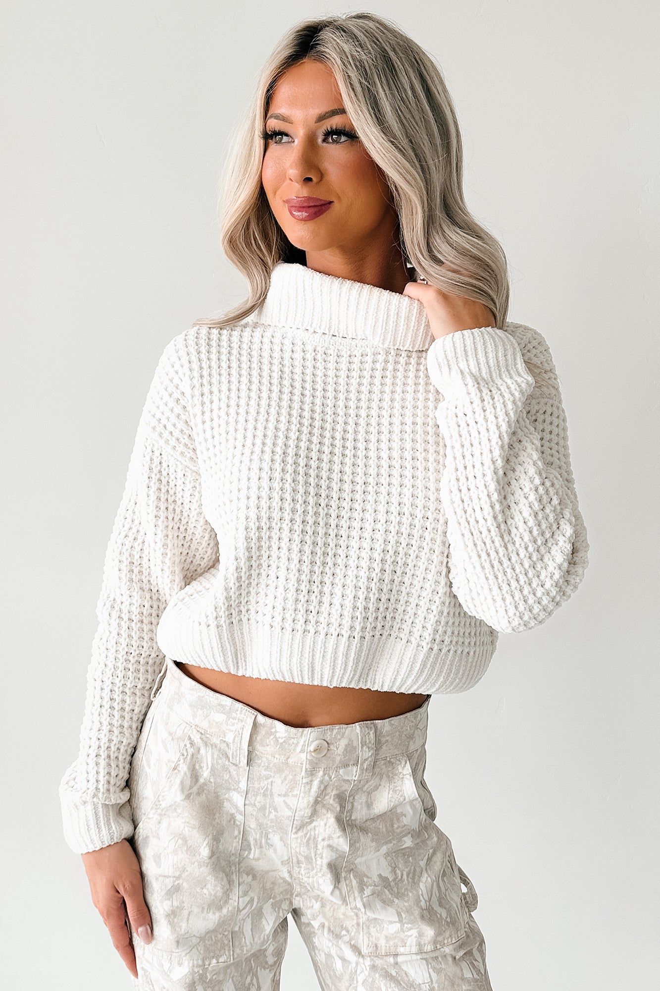 Snug Session Turtleneck Chenille Crop Sweater (Ivory)