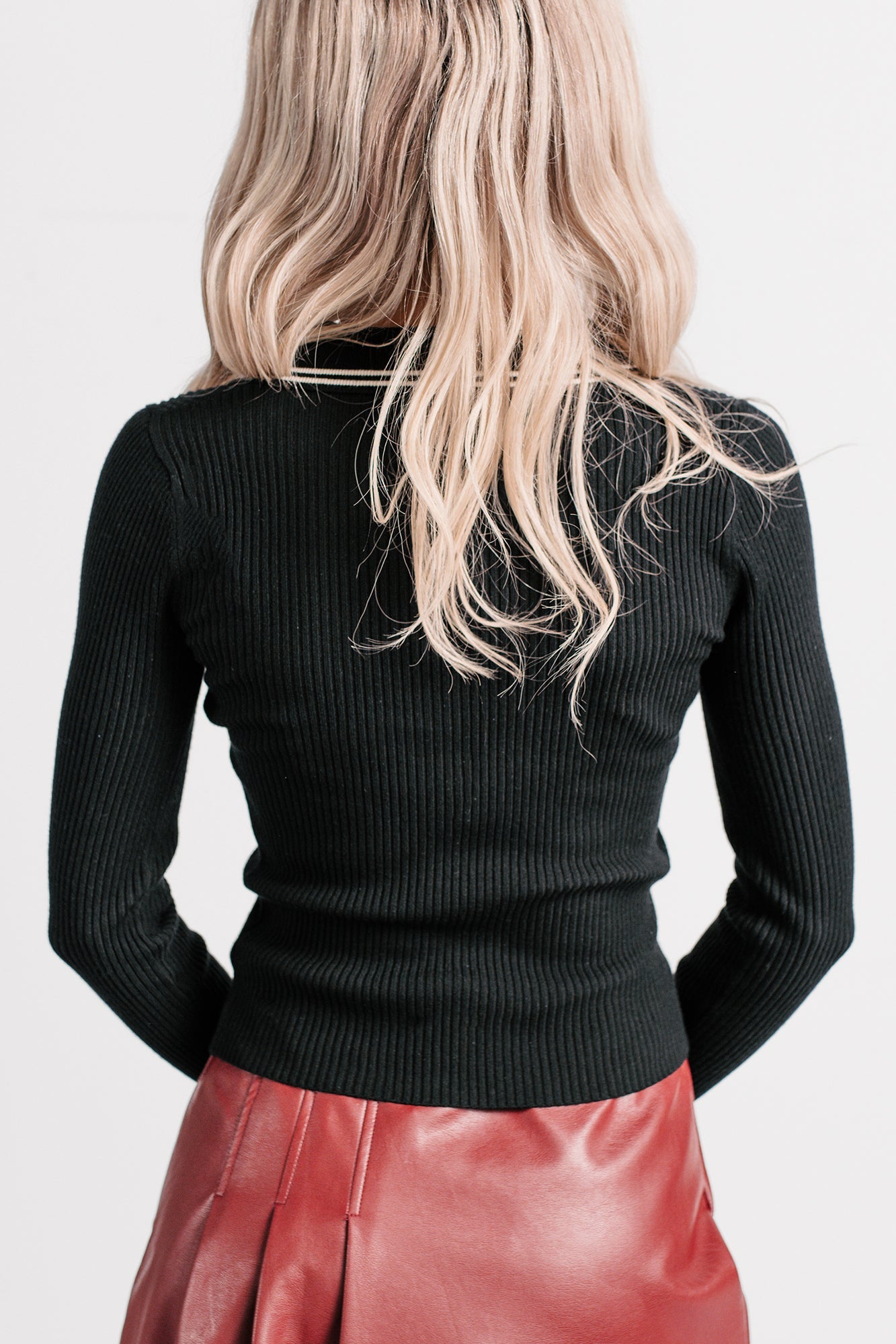 Smitten Sweet Button-Up Ribbed Sweater (Black)