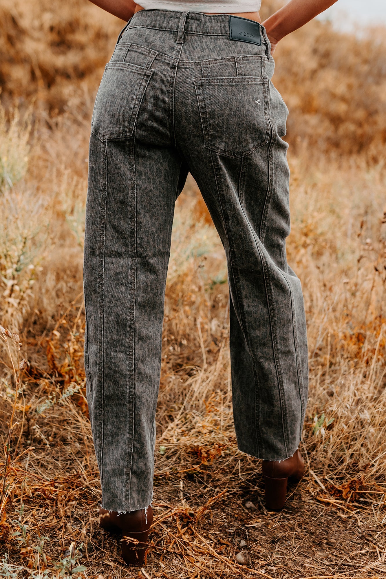 Kelsey Cheetah Seamed Barrel Hidden Jeans (Brown Cheetah)