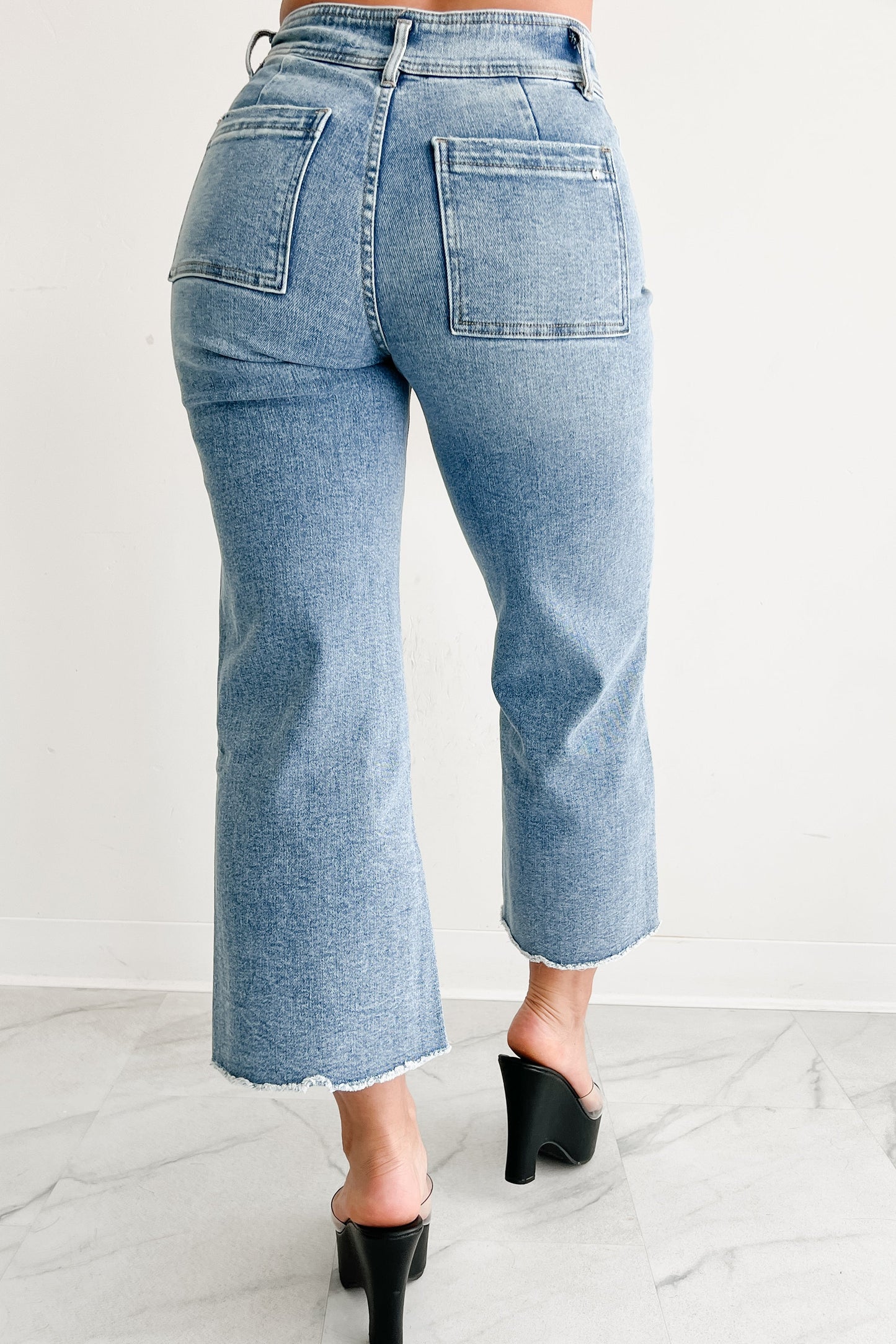 Louisa Wide Cropped Mica Denim Jeans (Light Wash)