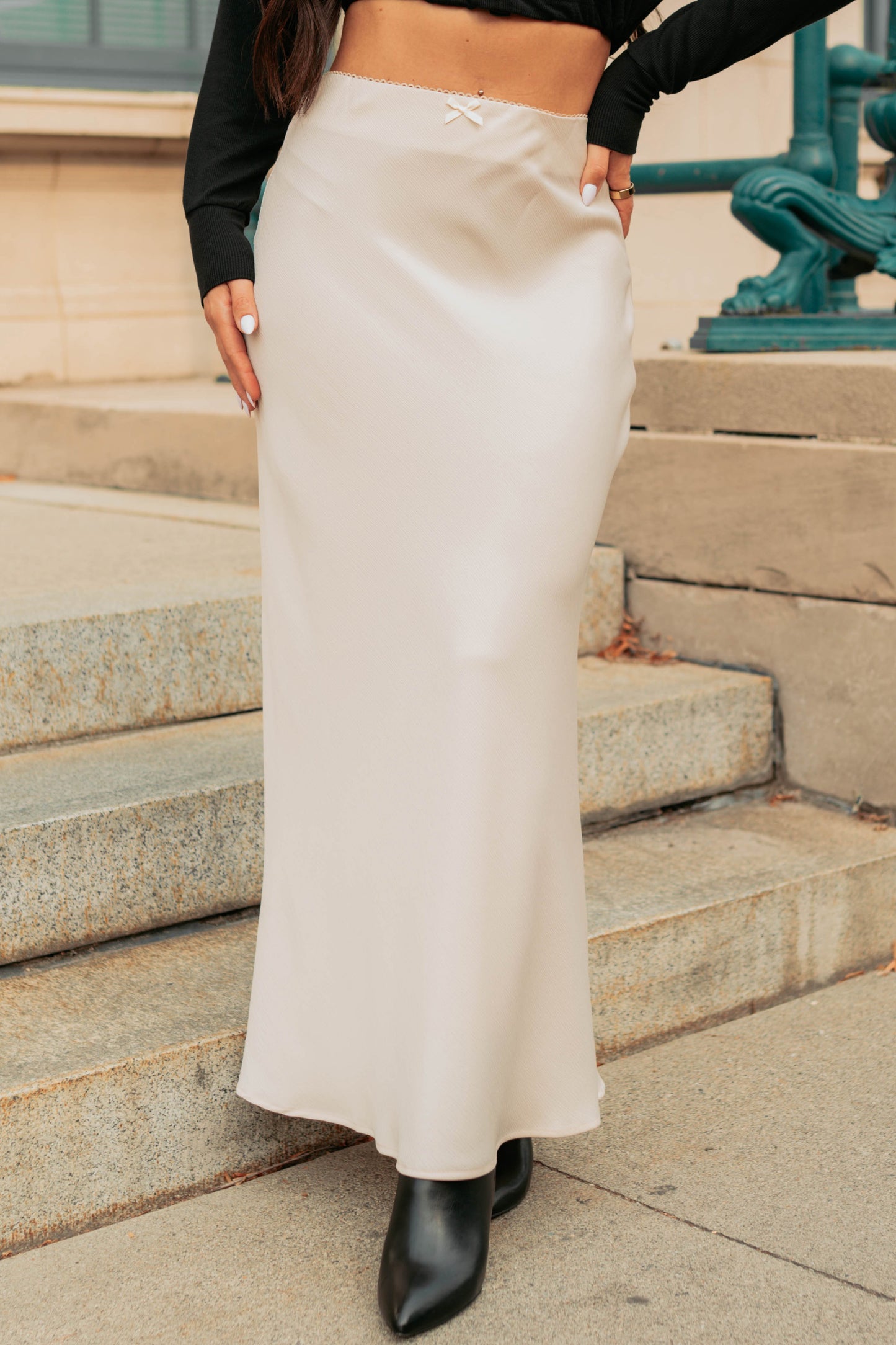 Chic Knows Best Textured Maxi Skirt (Champagne)