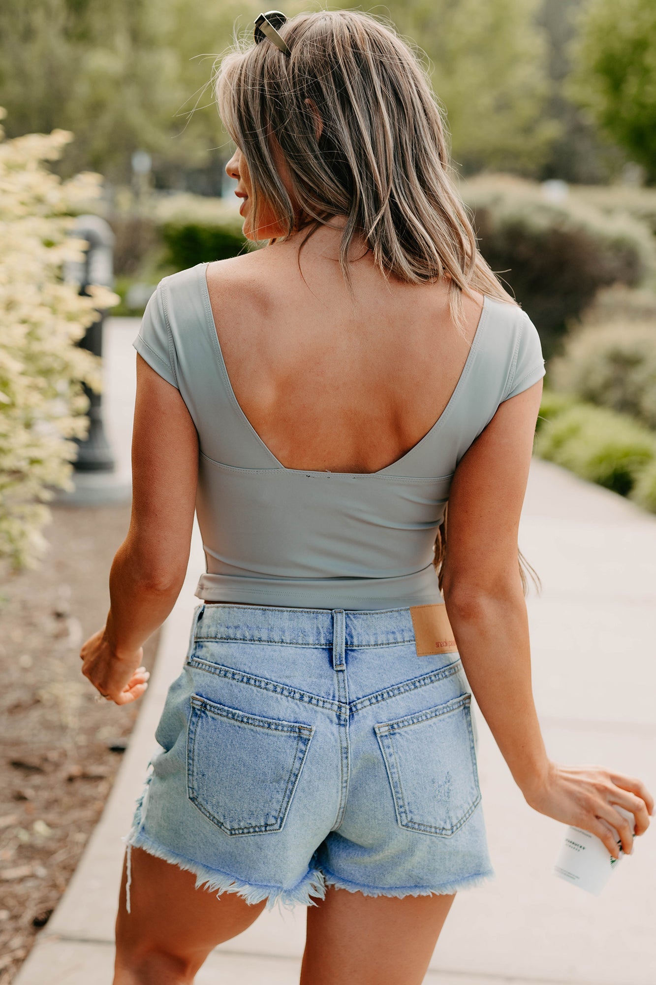 Off-Duty Glow Sweetheart Cap Sleeve Top (Grey)