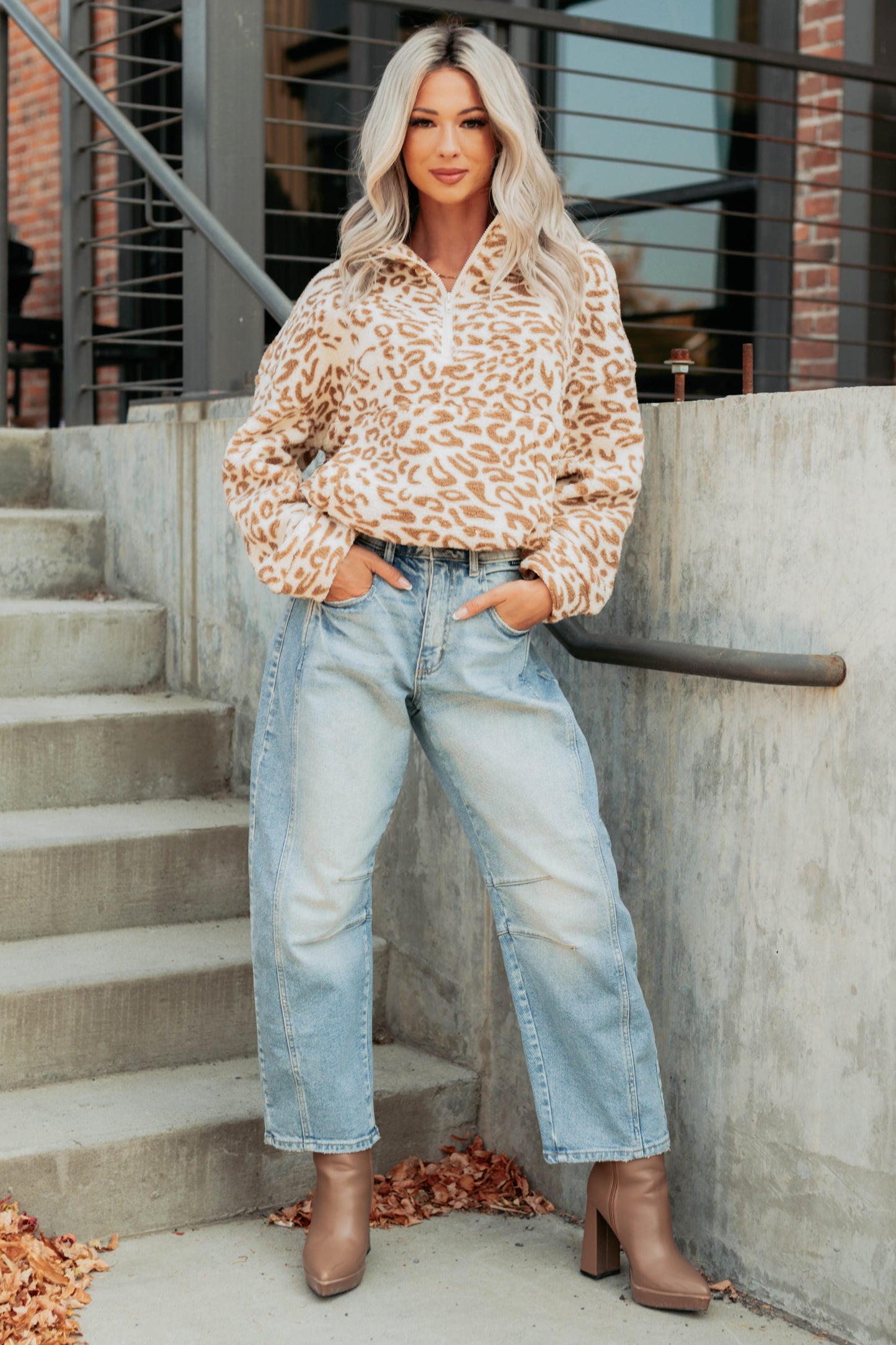 Colette Mid Rise Barrel Cello Jeans (Vintage Medium)