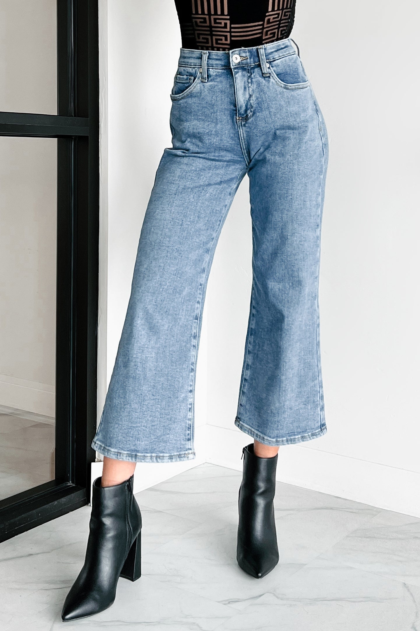 Bennie High Rise Tummy Control Special A Wide Crop Jeans (Light)
