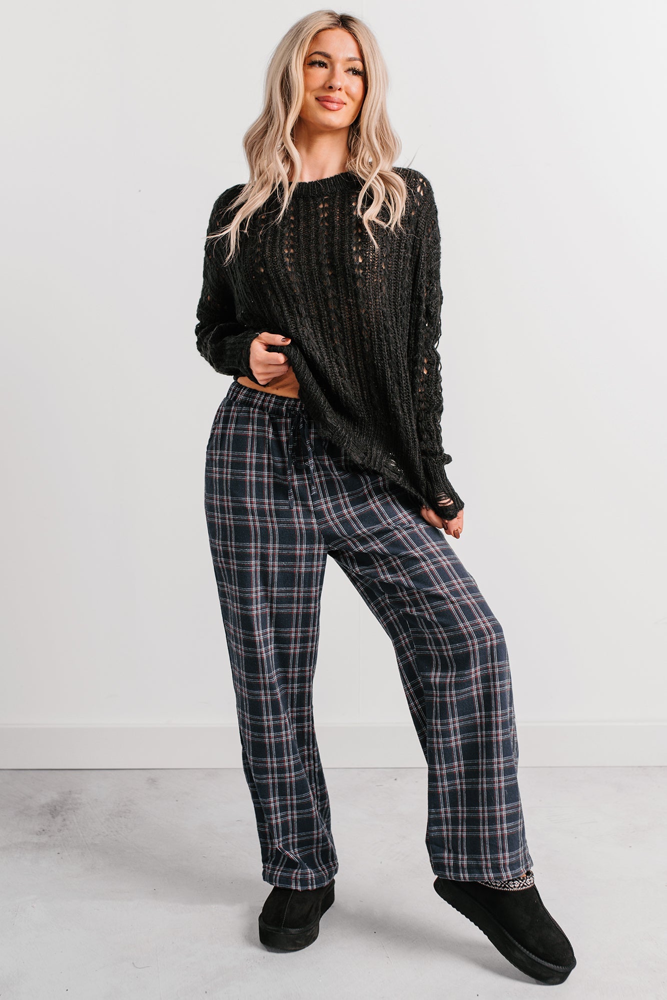 Embracing Less Wide Leg Plaid Pants (Navy)