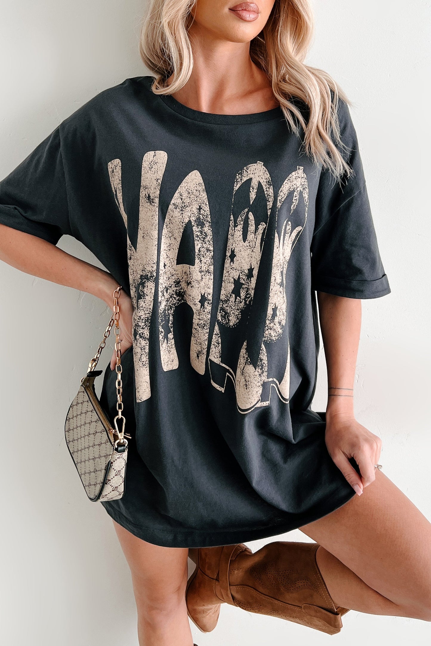 Kickin' It, Y'all Cowgirl Boot Graphic T-Shirt (Charcoal)