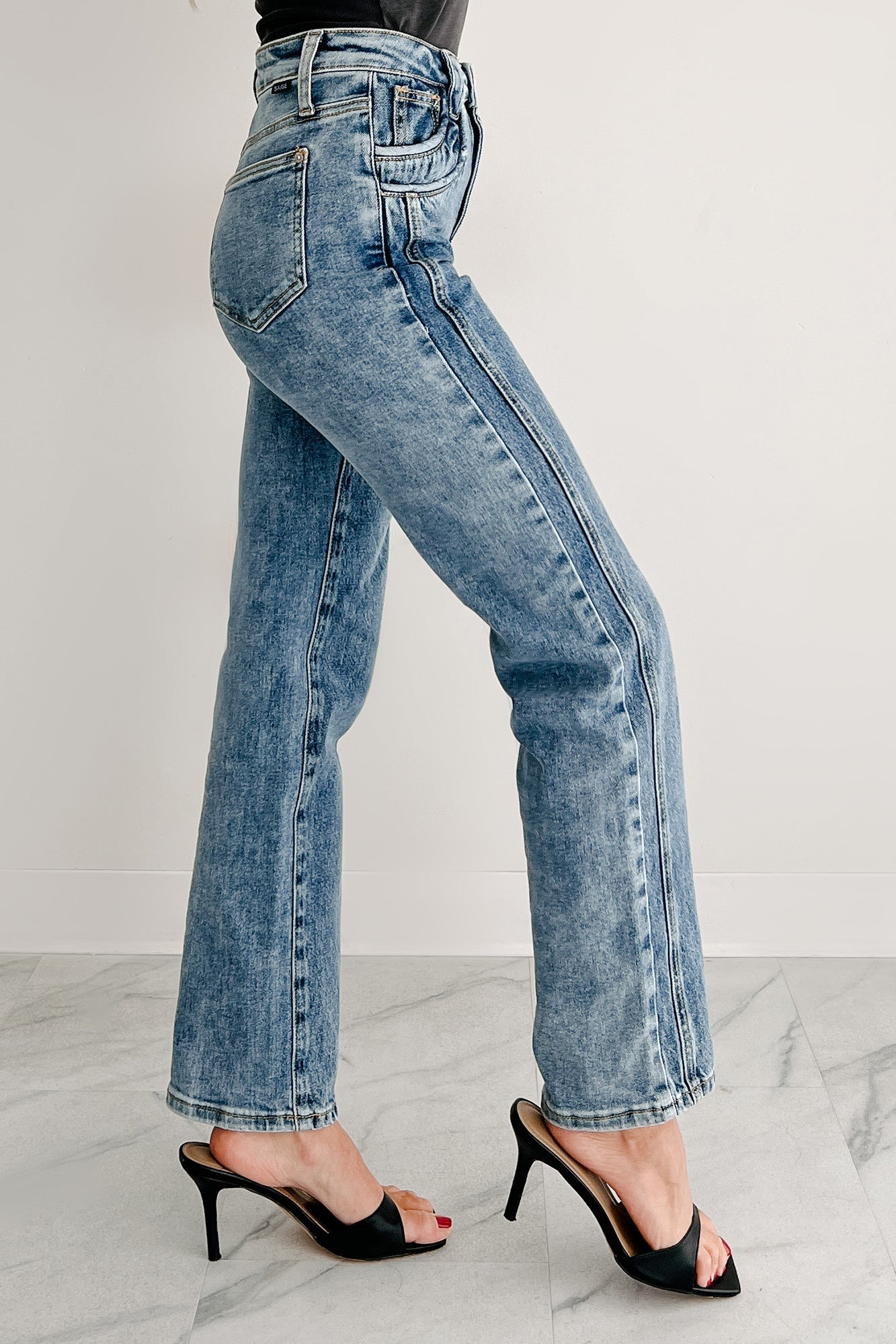 Ada High Rise Saige Dad Jeans (Medium)
