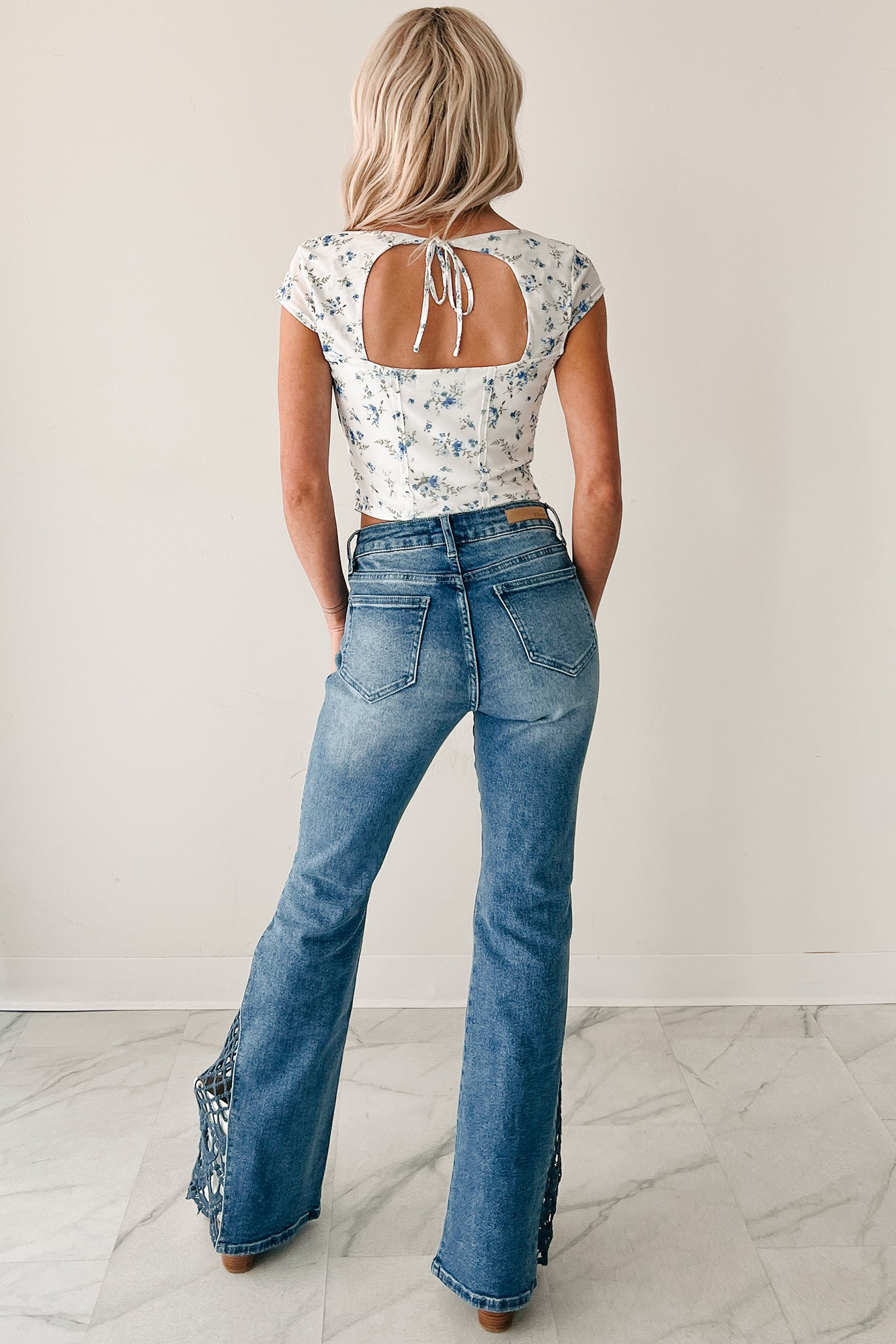 Flirty Flair Printed Cap Sleeve Top (White/Blue Floral)