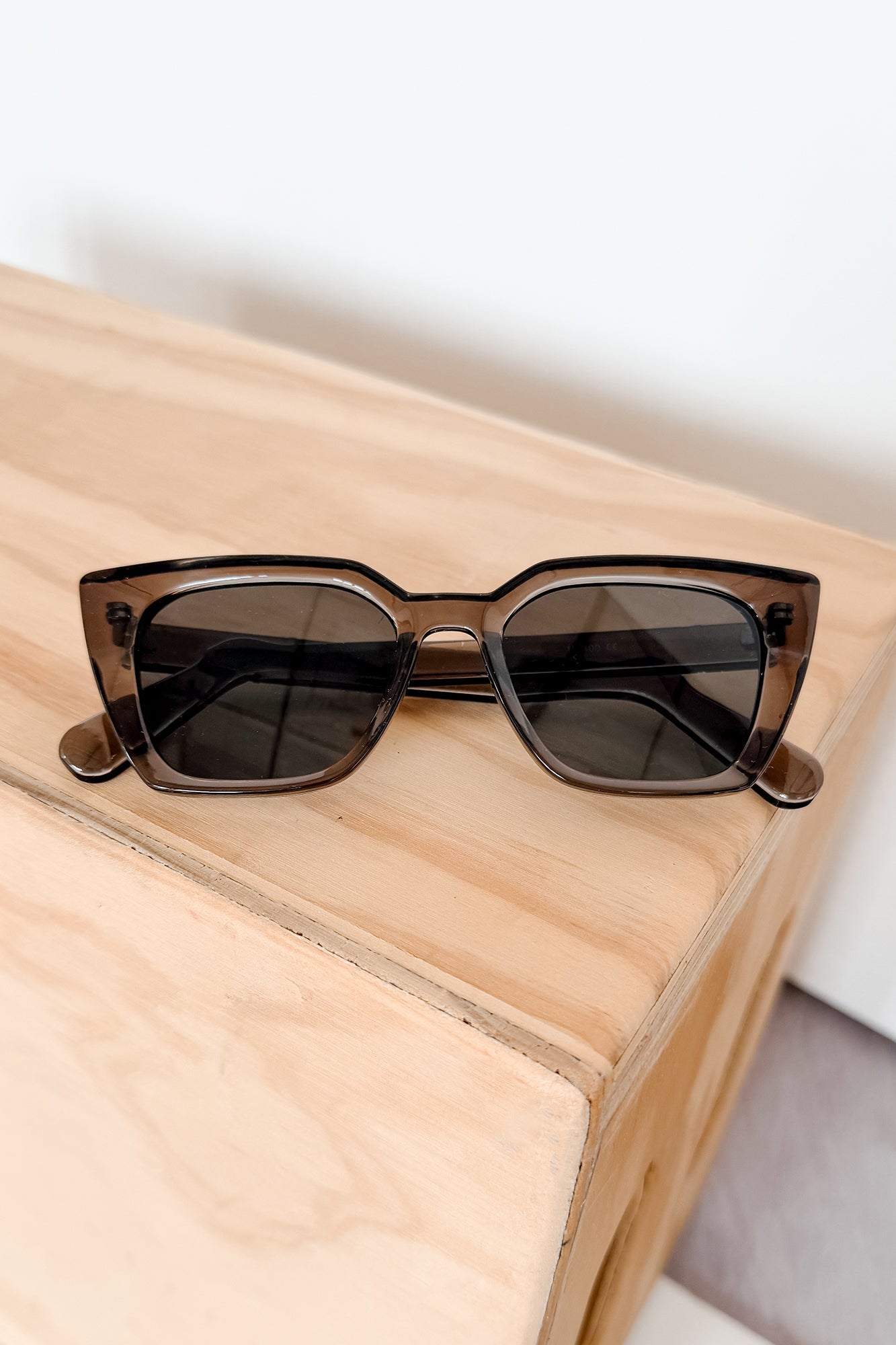 Errand Chic Squared Cat Eye Sunglasses (Multiple Color Options)