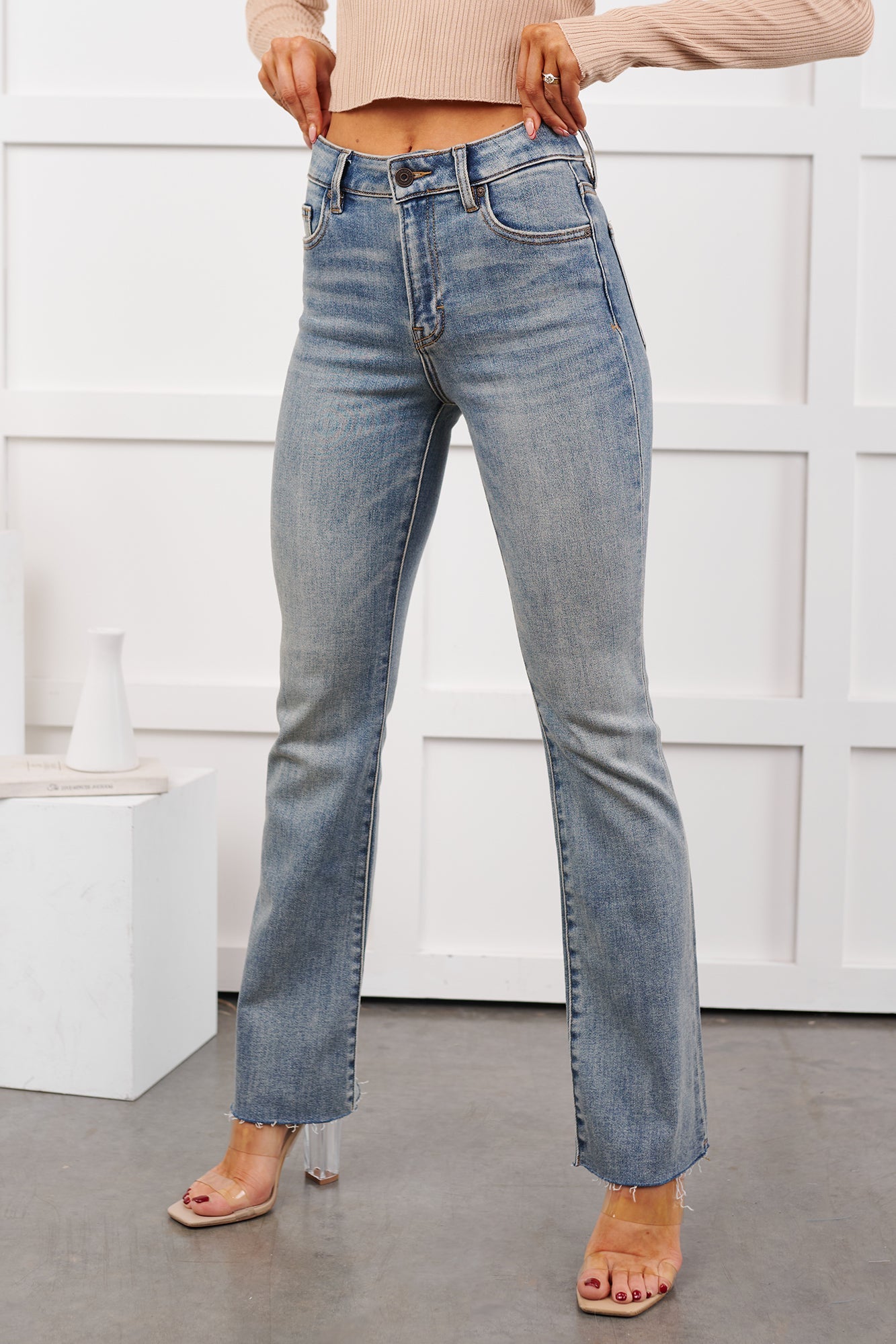 Hobbs High Rise Flare Hidden Jeans (Medium Light)