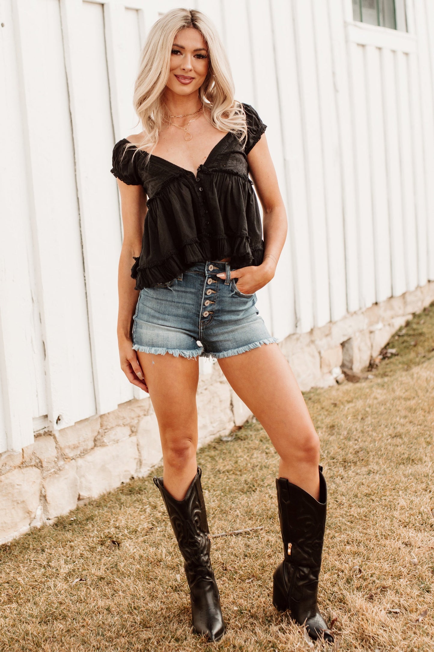 Avi High Rise Frayed Kancan Denim Shorts (Medium)