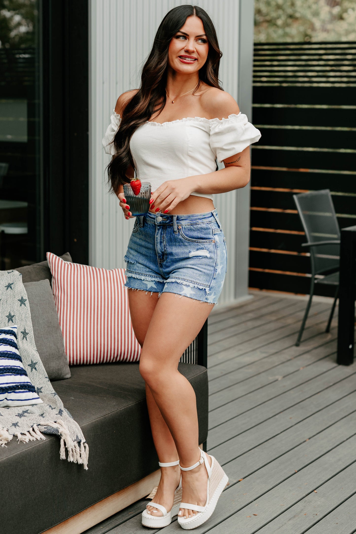 Linden Star Print Saige Denim Shorts (Medium Wash)