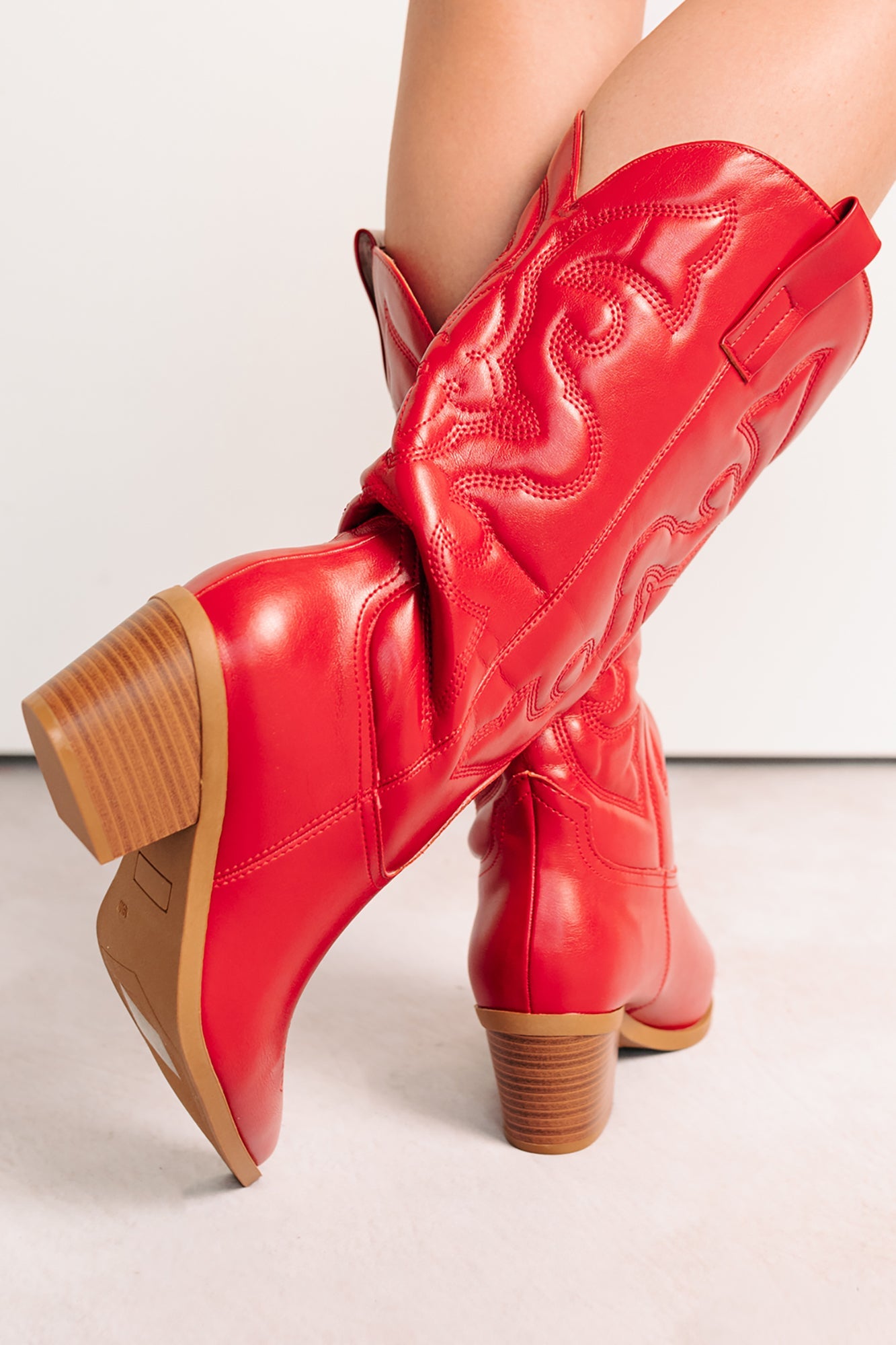 Cowgirl Glow Pointed Toe Western Boots (Red)